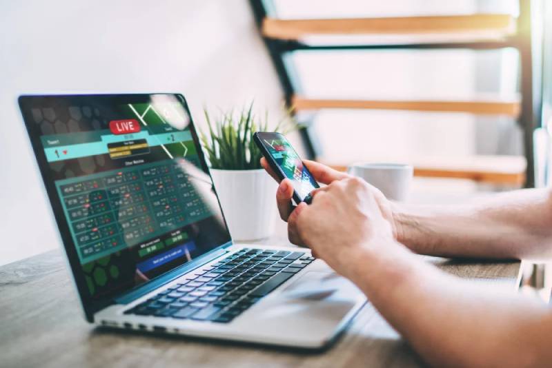 Cược Bóng Đá Trực Tiếp (Live Betting) – Hiểu Cơ Chế Kèo Thời Gian Thực 2 Thời gian làm thay đổi mọi thứ